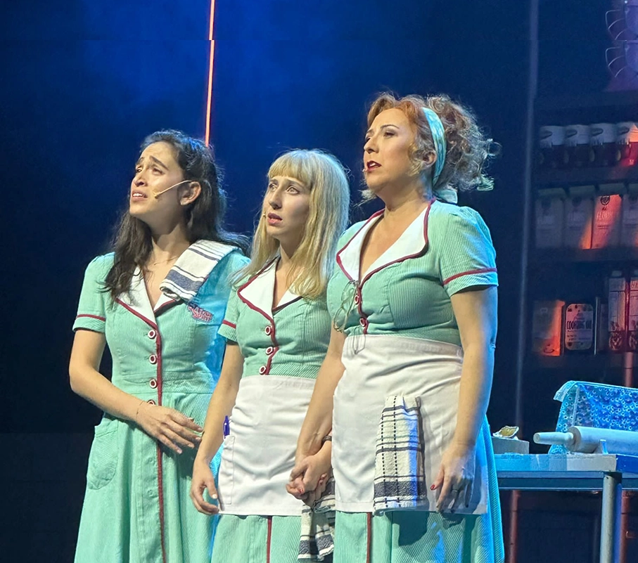 waitress-5